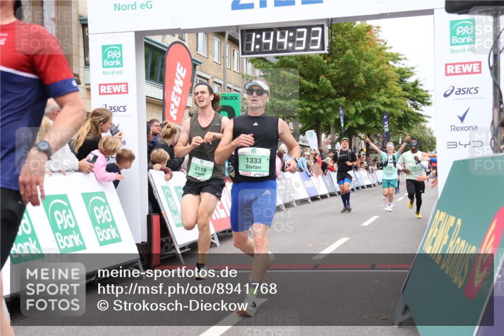 21.09.2025 - PSD Bank Halbmarathon Strokosch-Dieckow http://msf.ph/oto/8941768 21.09.2025 11:43:56 Ziel 1217, 1282, 1333, 1336, 1736, 2054, 2119, 2145, 2147, 2192, 2447 meine-sportfotos.de
