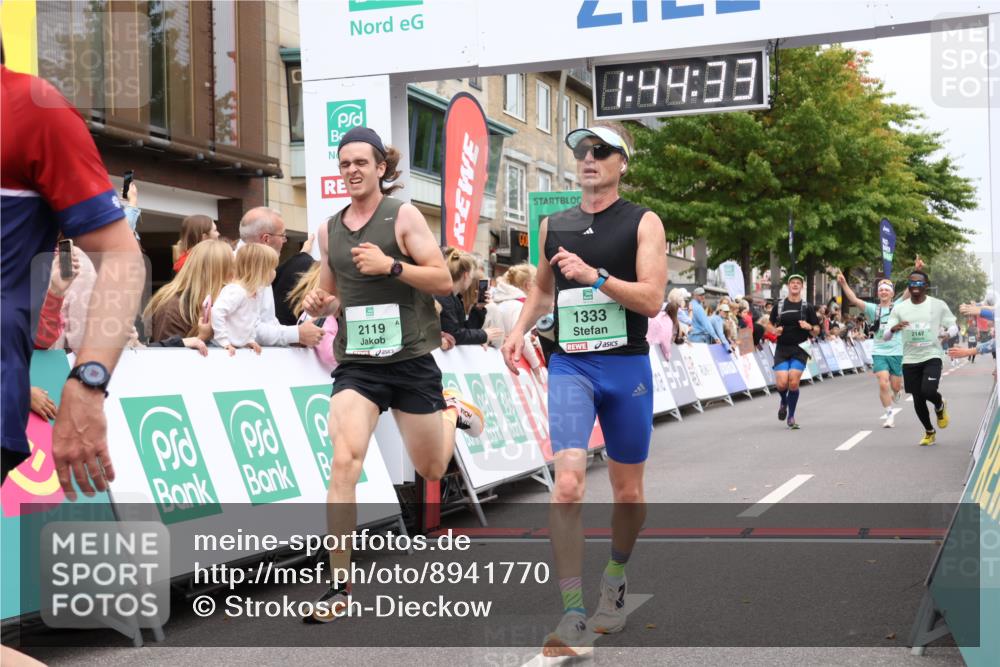21.09.2025 - PSD Bank Halbmarathon Strokosch-Dieckow http://msf.ph/oto/8941770 21.09.2025 11:43:56 Ziel 1217, 1282, 1333, 1336, 1736, 2054, 2119, 2145, 2147, 2192, 2447 meine-sportfotos.de