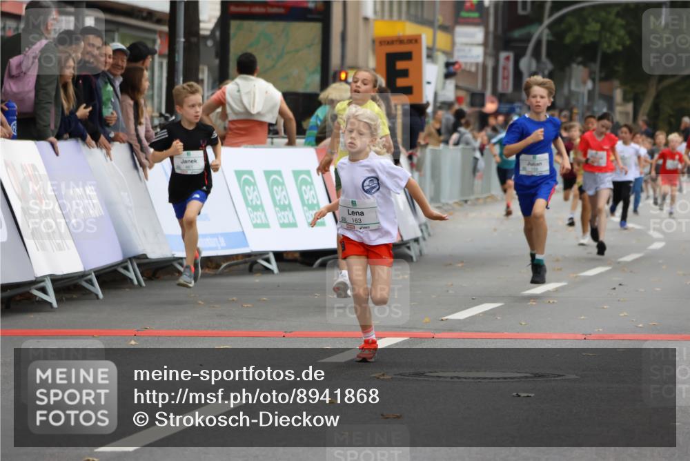 21.09.2025 - PSD Bank Halbmarathon Strokosch-Dieckow http://msf.ph/oto/8941868 21.09.2025 10:28:18 Ziel 157, 158, 163, 213, 215, 240, 270, 316, 461 meine-sportfotos.de