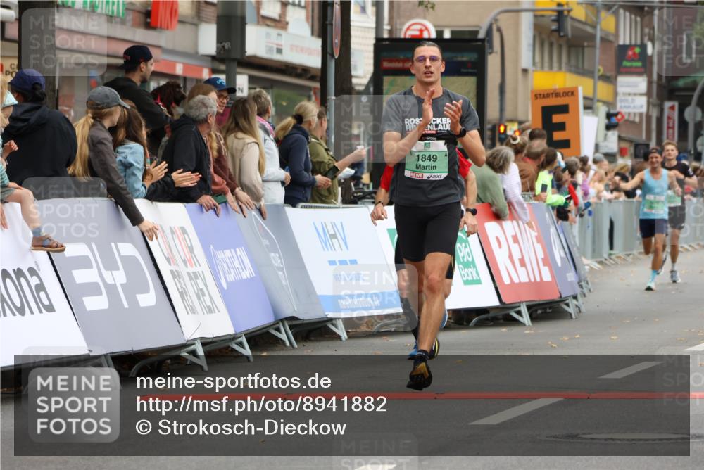 21.09.2025 - PSD Bank Halbmarathon Strokosch-Dieckow http://msf.ph/oto/8941882 21.09.2025 11:27:08 Ziel 1598, 1849, 4005 meine-sportfotos.de