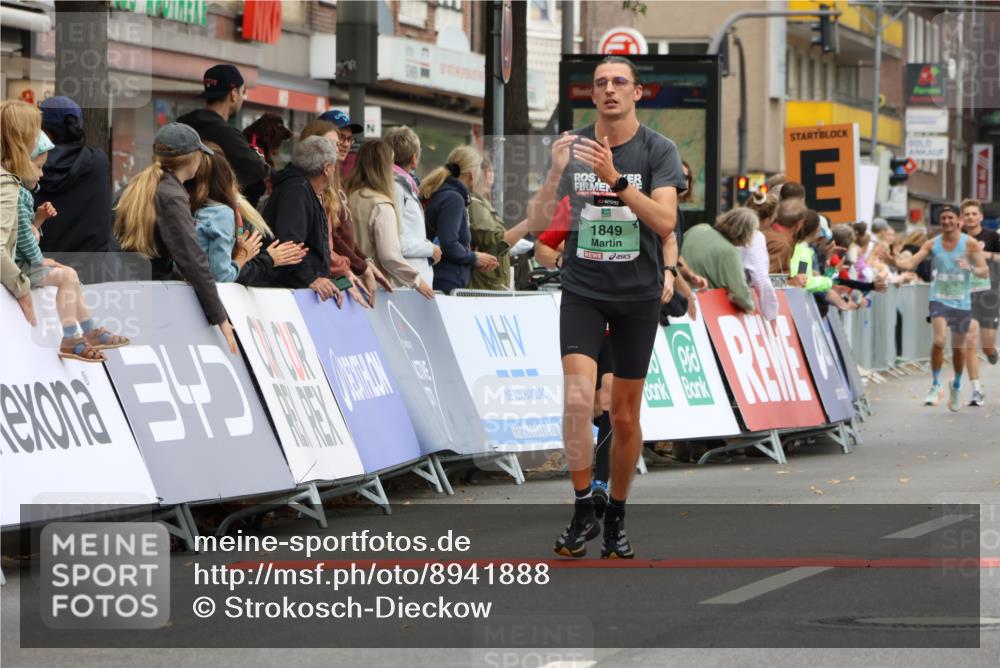 21.09.2025 - PSD Bank Halbmarathon Strokosch-Dieckow http://msf.ph/oto/8941888 21.09.2025 11:27:09 Ziel 1598, 1849, 4005 meine-sportfotos.de
