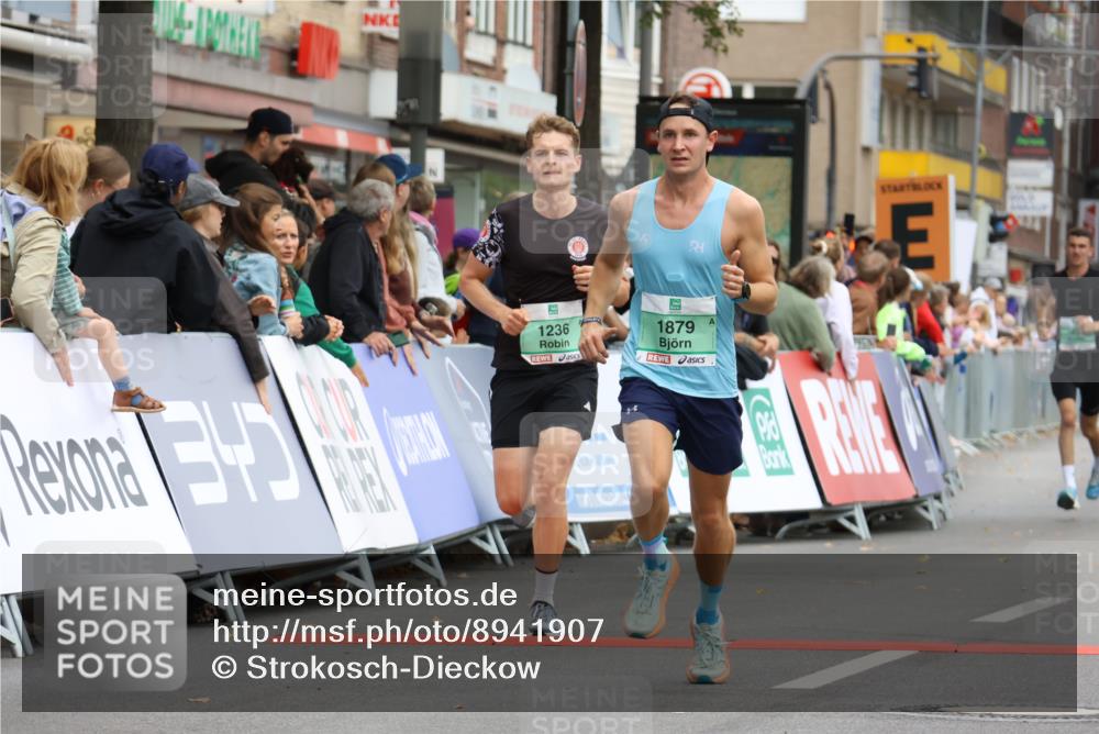 21.09.2025 - PSD Bank Halbmarathon Strokosch-Dieckow http://msf.ph/oto/8941907 21.09.2025 11:27:16 Ziel 1236, 1598, 1849, 1879, 4005 meine-sportfotos.de
