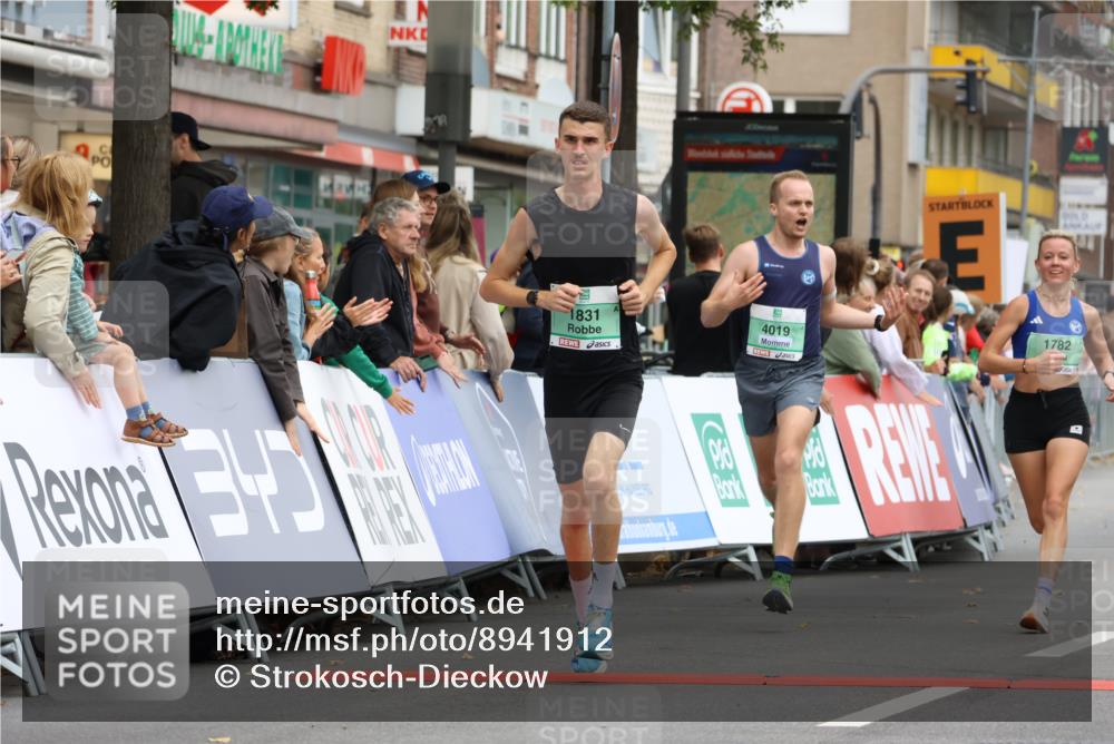 21.09.2025 - PSD Bank Halbmarathon Strokosch-Dieckow http://msf.ph/oto/8941912 21.09.2025 11:27:22 Ziel 1236, 1781, 1782, 1831, 1879, 4005, 4019 meine-sportfotos.de