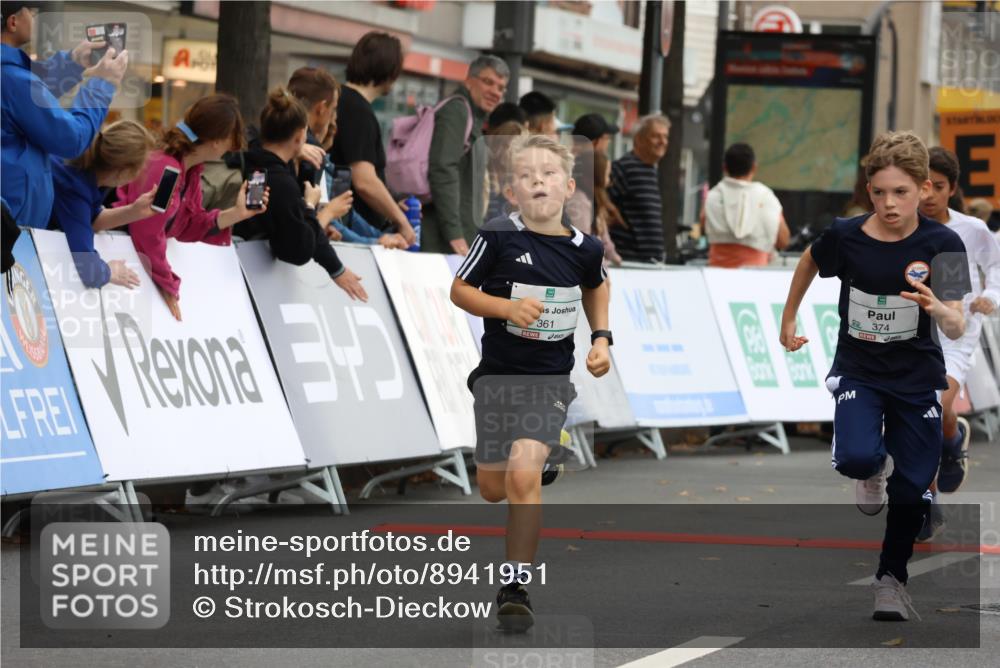 21.09.2025 - PSD Bank Halbmarathon Strokosch-Dieckow http://msf.ph/oto/8941951 21.09.2025 10:28:36 Ziel 123, 126, 150, 197, 198, 204, 205, 317, 321, 357, 361, 371, 374, 388, 389, 408, 426, 437 meine-sportfotos.de