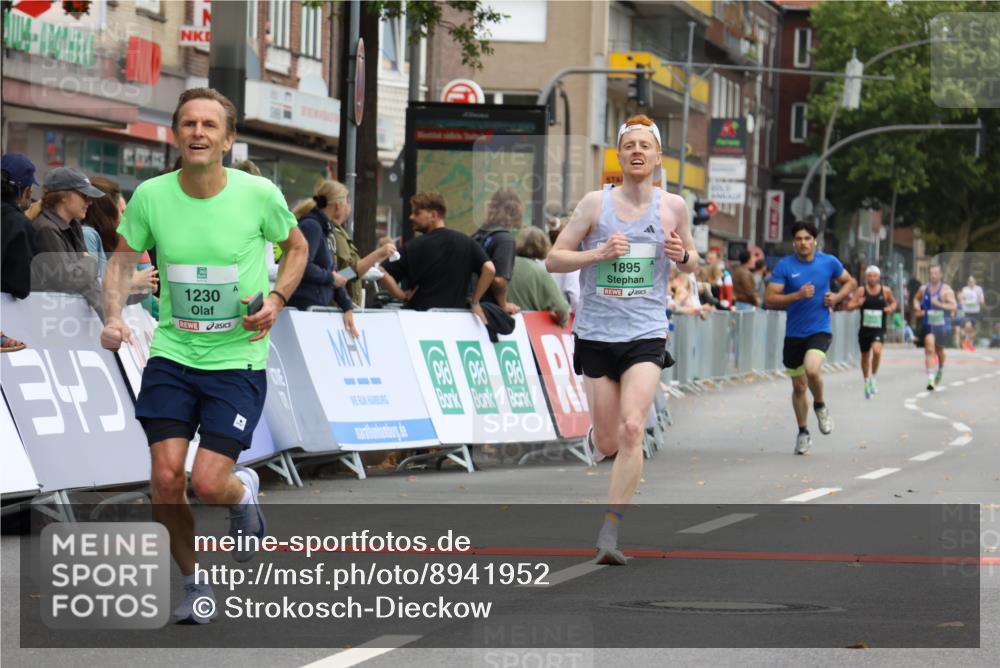 21.09.2025 - PSD Bank Halbmarathon Strokosch-Dieckow http://msf.ph/oto/8941952 21.09.2025 11:27:37 Ziel 1230, 1874, 1895, 1949, 1953 meine-sportfotos.de