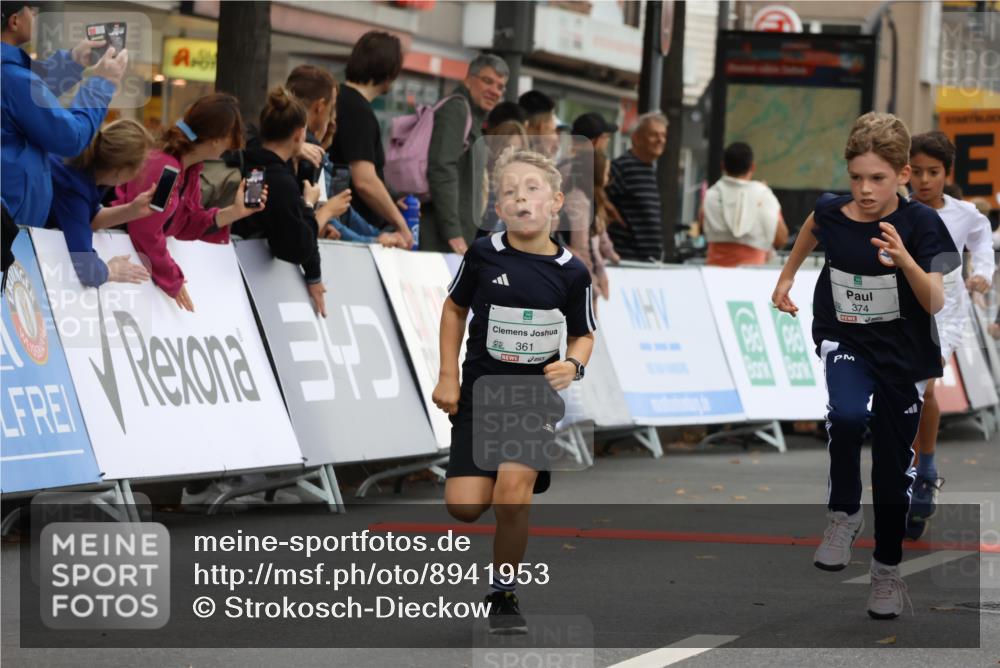 21.09.2025 - PSD Bank Halbmarathon Strokosch-Dieckow http://msf.ph/oto/8941953 21.09.2025 10:28:36 Ziel 123, 126, 150, 197, 198, 204, 205, 317, 321, 357, 361, 371, 374, 388, 389, 408, 426, 437 meine-sportfotos.de
