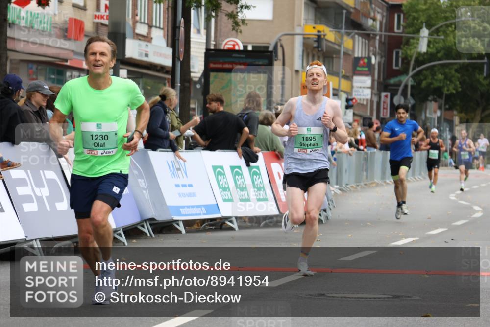 21.09.2025 - PSD Bank Halbmarathon Strokosch-Dieckow http://msf.ph/oto/8941954 21.09.2025 11:27:37 Ziel 1230, 1874, 1895, 1949, 1953 meine-sportfotos.de