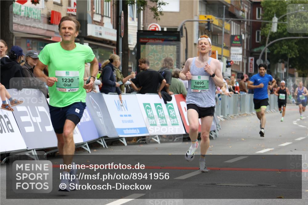 21.09.2025 - PSD Bank Halbmarathon Strokosch-Dieckow http://msf.ph/oto/8941956 21.09.2025 11:27:37 Ziel 1230, 1874, 1895, 1949, 1953 meine-sportfotos.de