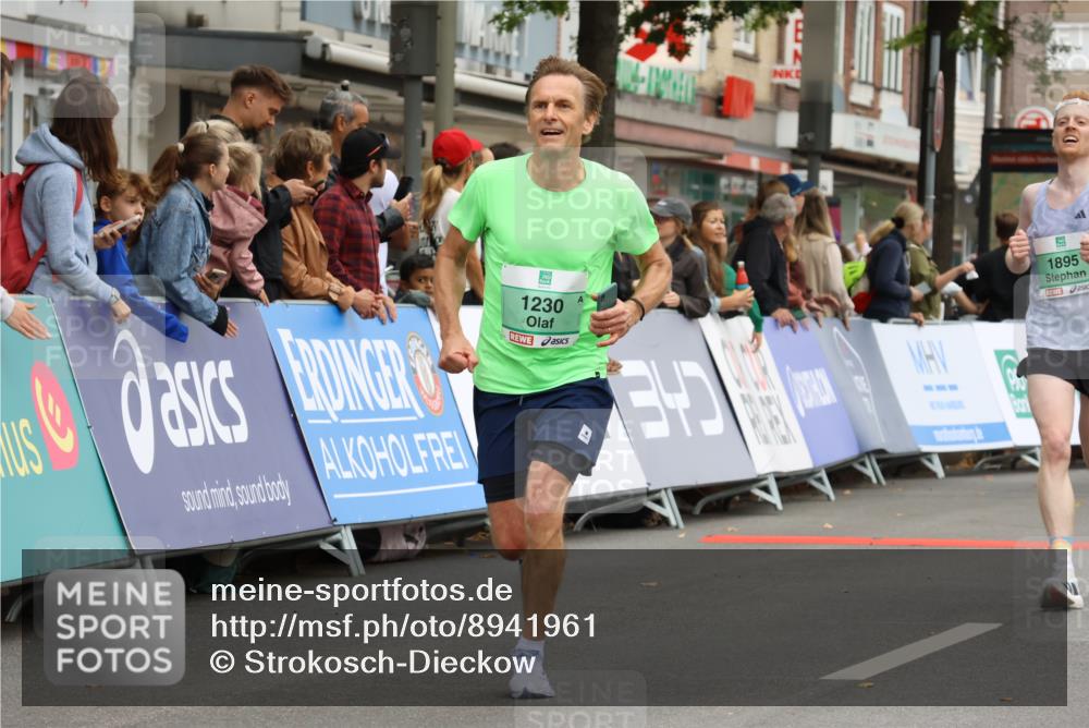 21.09.2025 - PSD Bank Halbmarathon Strokosch-Dieckow http://msf.ph/oto/8941961 21.09.2025 11:27:38 Ziel 1230, 1874, 1895, 1949, 1953 meine-sportfotos.de