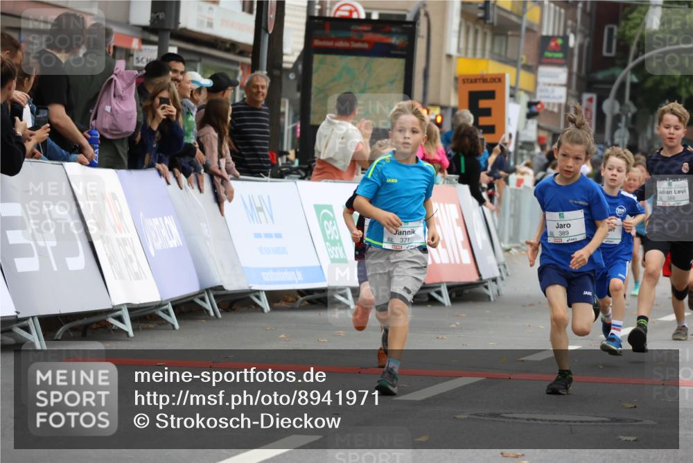 21.09.2025 - PSD Bank Halbmarathon Strokosch-Dieckow http://msf.ph/oto/8941971 21.09.2025 10:28:40 Ziel 123, 126, 198, 204, 205, 266, 357, 361, 371, 374, 388, 389, 397, 408, 437, 440 meine-sportfotos.de