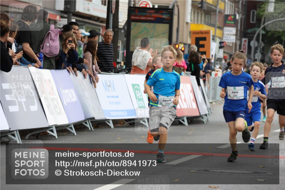 21.09.2025 - PSD Bank Halbmarathon Strokosch-Dieckow http://msf.ph/oto/8941973 21.09.2025 10:28:40 Ziel 123, 126, 198, 204, 205, 266, 357, 361, 371, 374, 388, 389, 397, 408, 437, 440 meine-sportfotos.de