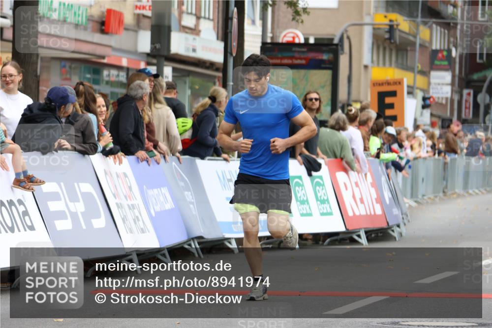 21.09.2025 - PSD Bank Halbmarathon Strokosch-Dieckow http://msf.ph/oto/8941974 21.09.2025 11:27:43 Ziel 1230, 1895, 1949 meine-sportfotos.de
