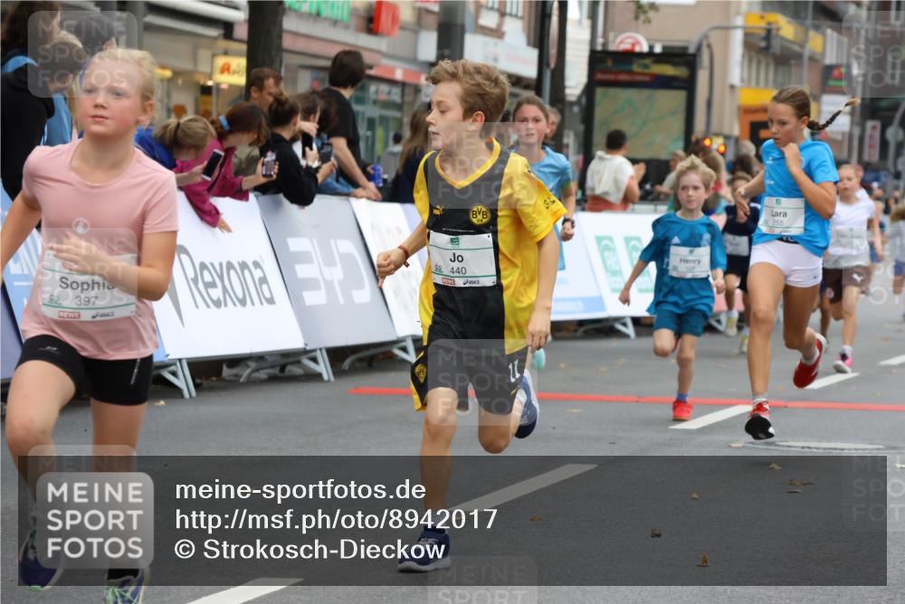 21.09.2025 - PSD Bank Halbmarathon Strokosch-Dieckow http://msf.ph/oto/8942017 21.09.2025 10:28:48 Ziel 109, 126, 142, 193, 194, 255, 258, 266, 337, 338, 357, 371, 388, 389, 397, 408, 412, 415, 440 meine-sportfotos.de