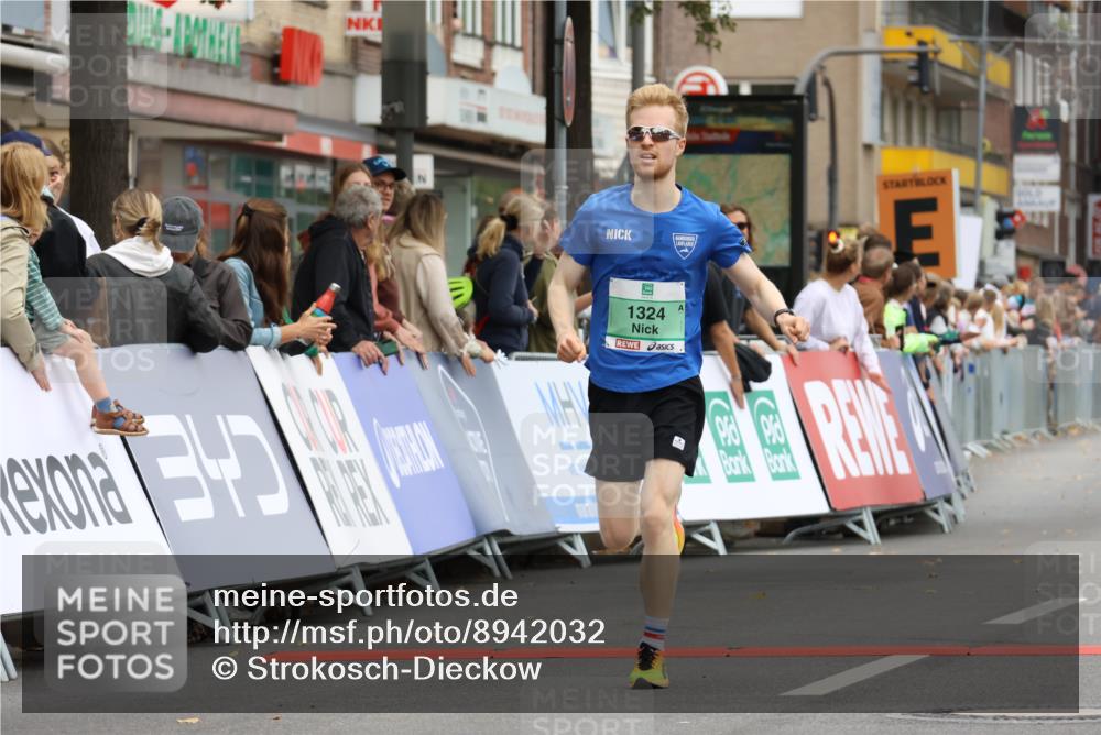 21.09.2025 - PSD Bank Halbmarathon Strokosch-Dieckow http://msf.ph/oto/8942032 21.09.2025 11:28:13 Ziel 1324, 1867, 1872 meine-sportfotos.de