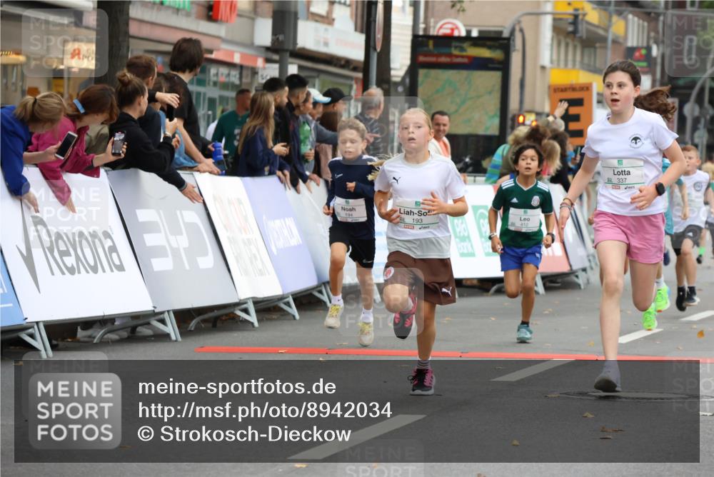 21.09.2025 - PSD Bank Halbmarathon Strokosch-Dieckow http://msf.ph/oto/8942034 21.09.2025 10:28:50 Ziel 109, 126, 142, 167, 193, 194, 212, 255, 258, 266, 337, 338, 357, 388, 389, 397, 408, 412, 415, 440 meine-sportfotos.de