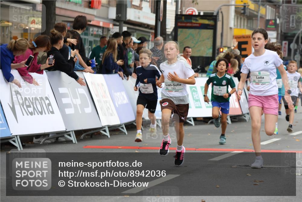 21.09.2025 - PSD Bank Halbmarathon Strokosch-Dieckow http://msf.ph/oto/8942036 21.09.2025 10:28:50 Ziel 109, 126, 142, 167, 193, 194, 212, 255, 258, 266, 337, 338, 357, 388, 389, 397, 408, 412, 415, 440 meine-sportfotos.de