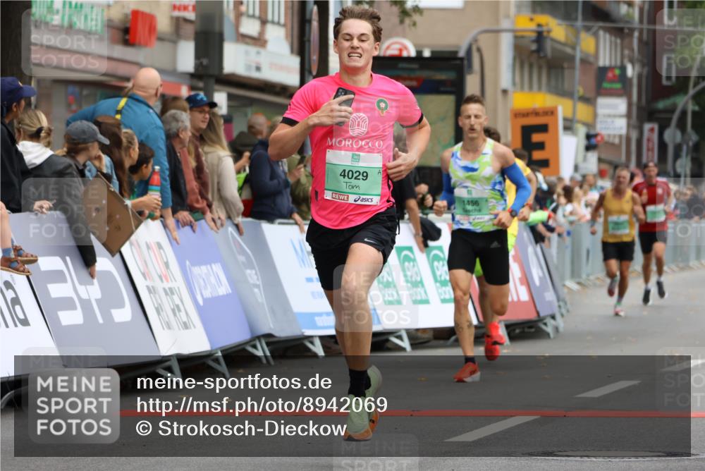 21.09.2025 - PSD Bank Halbmarathon Strokosch-Dieckow http://msf.ph/oto/8942069 21.09.2025 11:28:41 Ziel 1456, 1909, 1978, 4029 meine-sportfotos.de