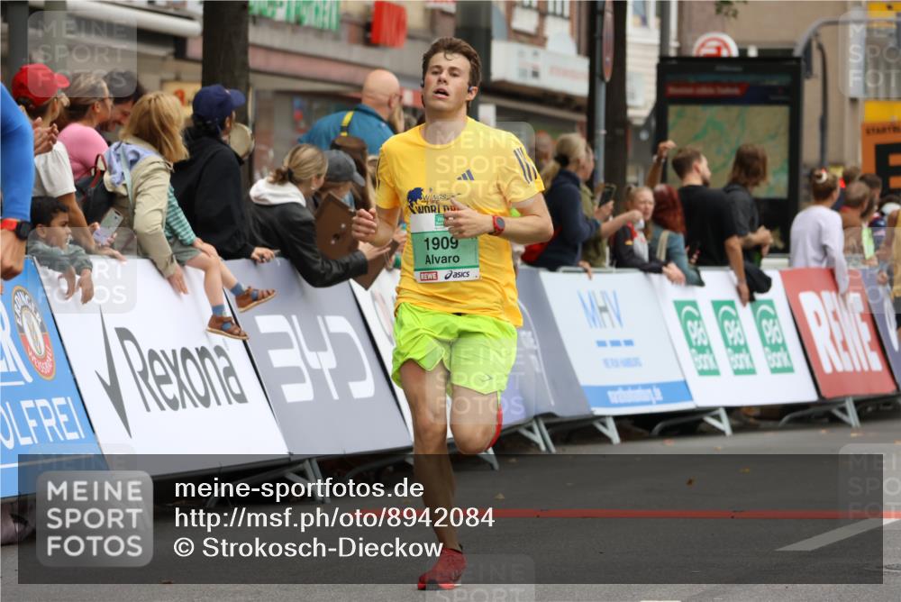 21.09.2025 - PSD Bank Halbmarathon Strokosch-Dieckow http://msf.ph/oto/8942084 21.09.2025 11:28:45 Ziel 1456, 1889, 1909, 1978, 2092, 4029 meine-sportfotos.de