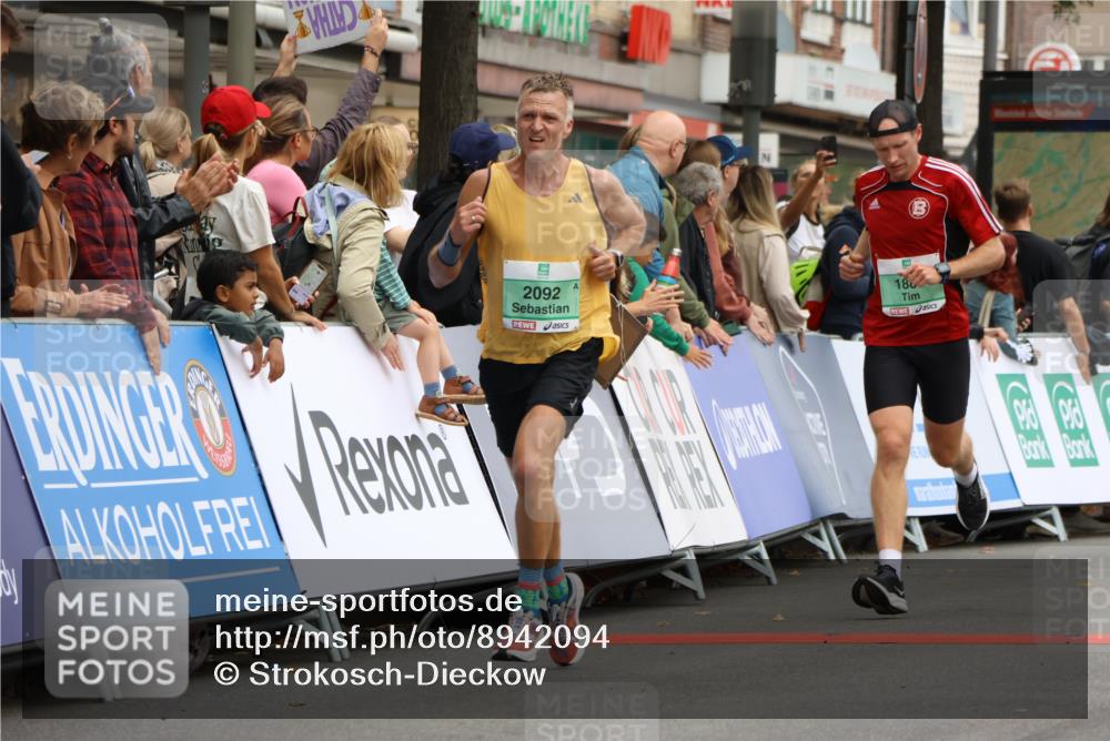 21.09.2025 - PSD Bank Halbmarathon Strokosch-Dieckow http://msf.ph/oto/8942094 21.09.2025 11:28:49 Ziel 1427, 1456, 1889, 1907, 1909, 1978, 2092, 4029 meine-sportfotos.de