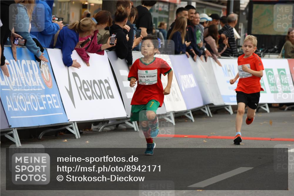 21.09.2025 - PSD Bank Halbmarathon Strokosch-Dieckow http://msf.ph/oto/8942171 21.09.2025 10:29:15 Ziel 233, 261, 327, 345, 381, 390, 395, 416, 434, 455 meine-sportfotos.de