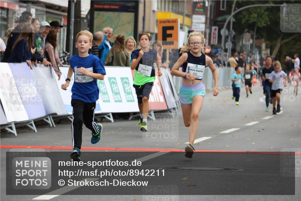 21.09.2025 - PSD Bank Halbmarathon Strokosch-Dieckow http://msf.ph/oto/8942211 21.09.2025 10:29:24 Ziel 166, 233, 250, 261, 301, 345, 381, 406, 434 meine-sportfotos.de