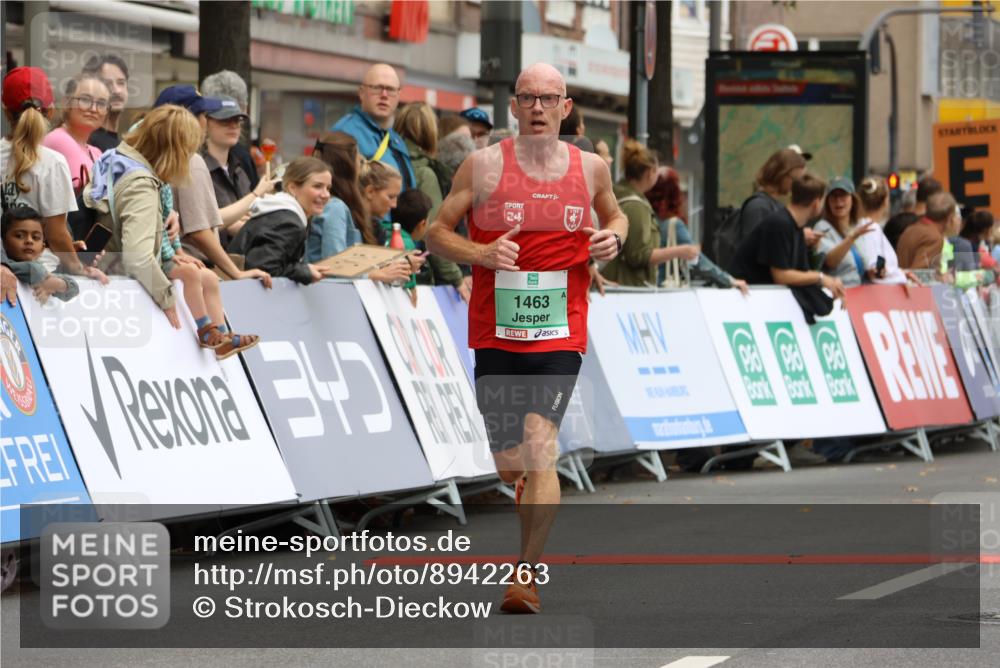 21.09.2025 - PSD Bank Halbmarathon Strokosch-Dieckow http://msf.ph/oto/8942263 21.09.2025 11:30:00 Ziel 1463, 1939, 2288 meine-sportfotos.de