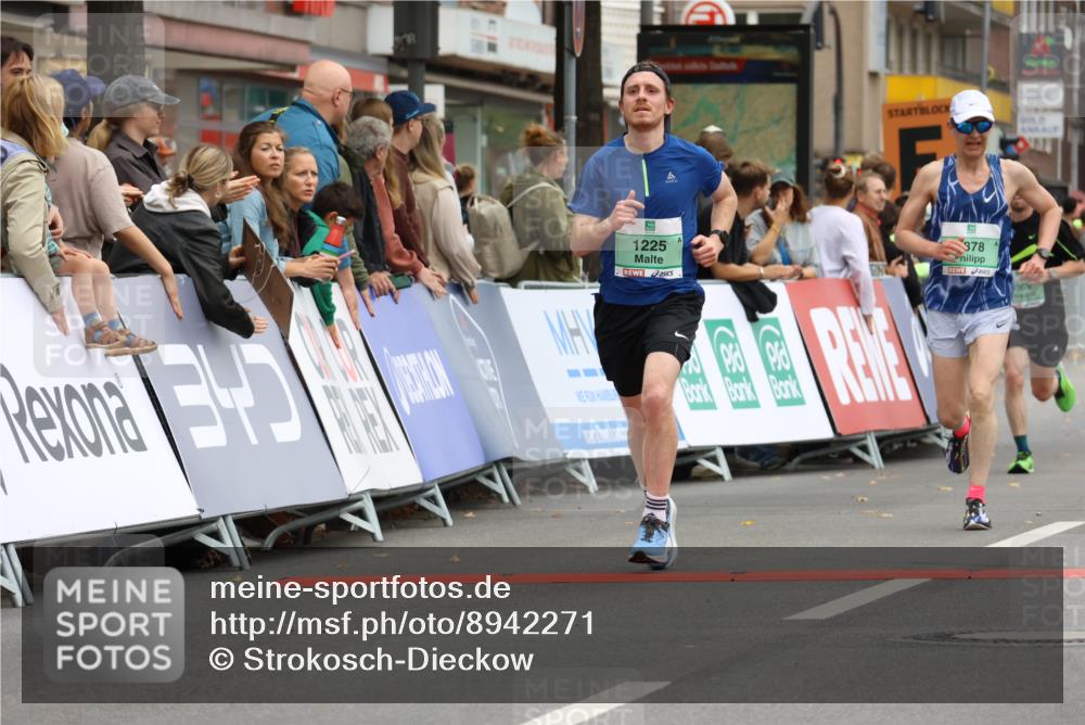 21.09.2025 - PSD Bank Halbmarathon Strokosch-Dieckow http://msf.ph/oto/8942271 21.09.2025 11:30:11 Ziel 1225, 1878, 1969 meine-sportfotos.de