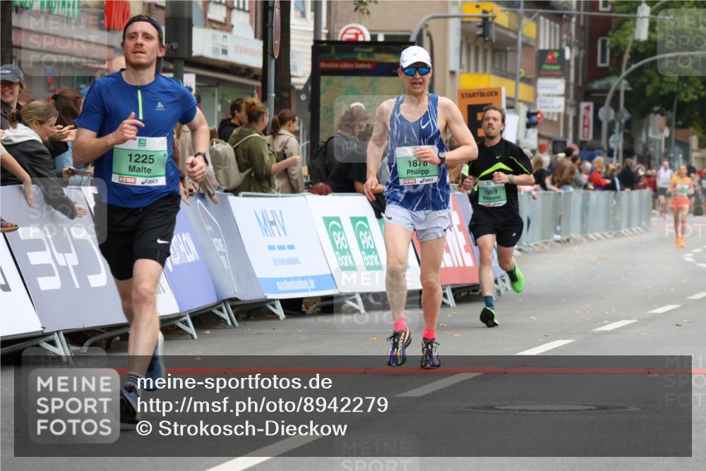 21.09.2025 - PSD Bank Halbmarathon Strokosch-Dieckow http://msf.ph/oto/8942279 21.09.2025 11:30:13 Ziel 1225, 1878, 1969 meine-sportfotos.de