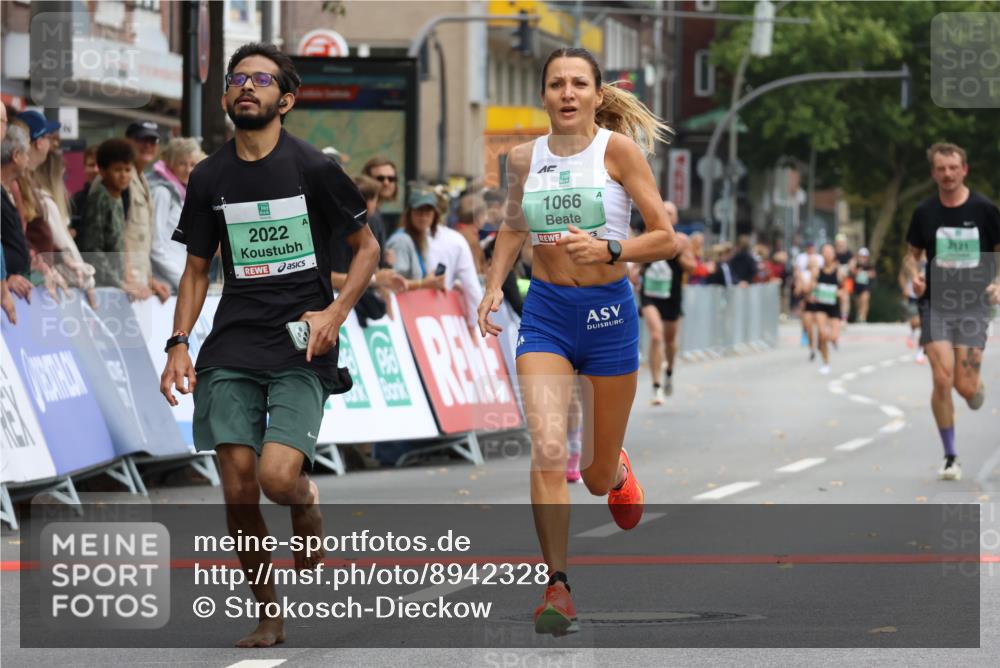 21.09.2025 - PSD Bank Halbmarathon Strokosch-Dieckow http://msf.ph/oto/8942328 21.09.2025 11:30:39 Ziel 1066, 1109, 1850, 2022, 2121 meine-sportfotos.de