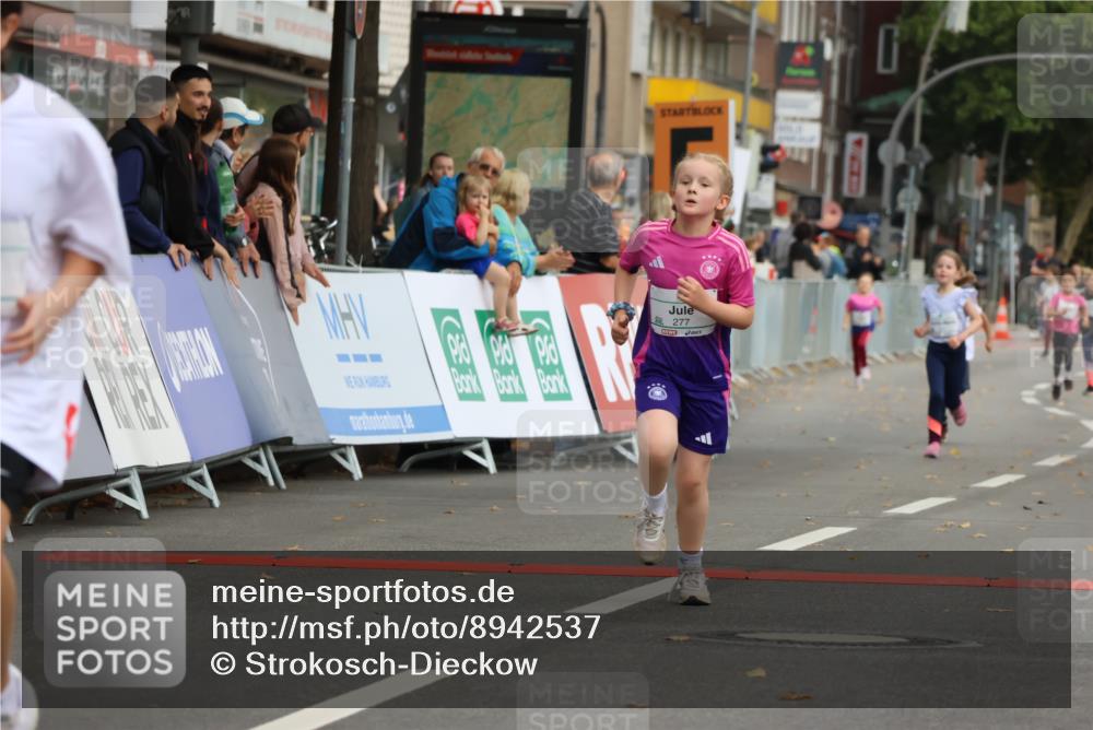 21.09.2025 - PSD Bank Halbmarathon Strokosch-Dieckow http://msf.ph/oto/8942537 21.09.2025 10:31:08 Ziel 177, 277, 323, 340, 413 meine-sportfotos.de