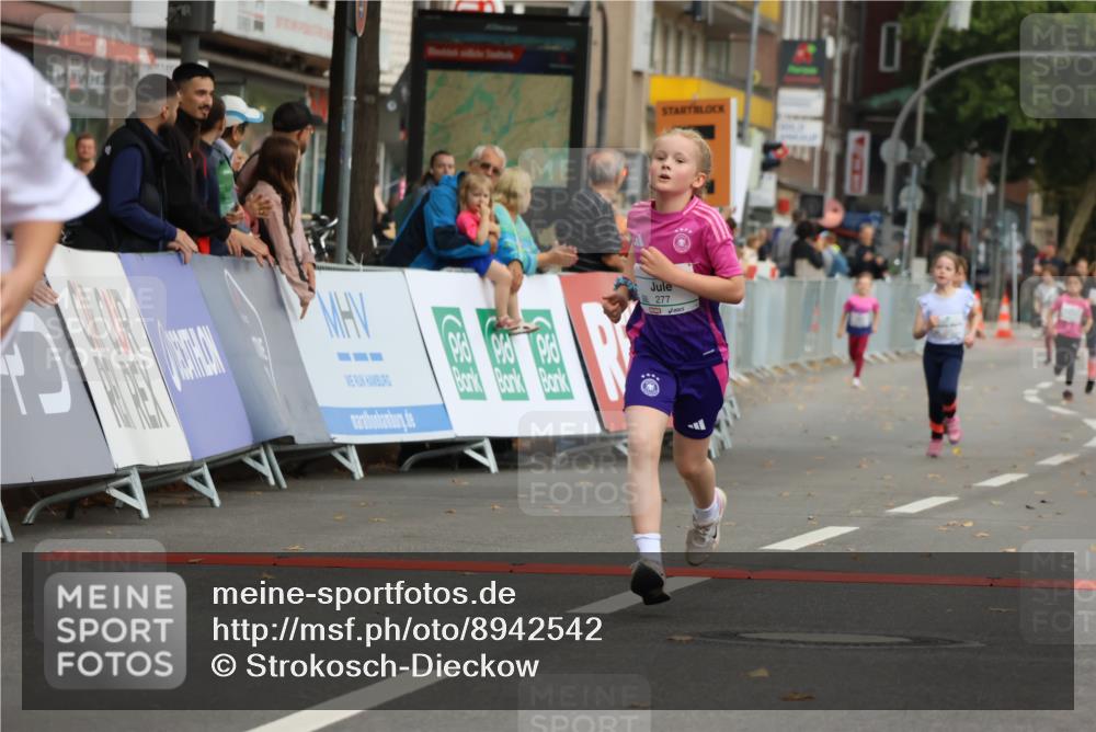 21.09.2025 - PSD Bank Halbmarathon Strokosch-Dieckow http://msf.ph/oto/8942542 21.09.2025 10:31:08 Ziel 177, 277, 323, 340, 413 meine-sportfotos.de