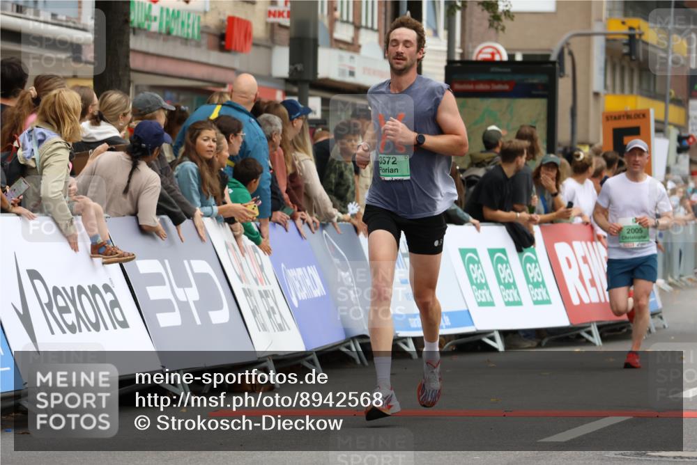 21.09.2025 - PSD Bank Halbmarathon Strokosch-Dieckow http://msf.ph/oto/8942568 21.09.2025 11:32:08 Ziel 2005, 2109, 3572 meine-sportfotos.de
