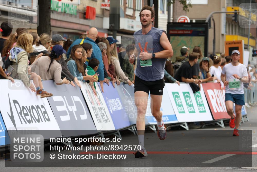 21.09.2025 - PSD Bank Halbmarathon Strokosch-Dieckow http://msf.ph/oto/8942570 21.09.2025 11:32:08 Ziel 2005, 2109, 3572 meine-sportfotos.de