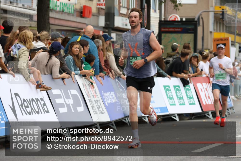 21.09.2025 - PSD Bank Halbmarathon Strokosch-Dieckow http://msf.ph/oto/8942572 21.09.2025 11:32:08 Ziel 2005, 2109, 3572 meine-sportfotos.de