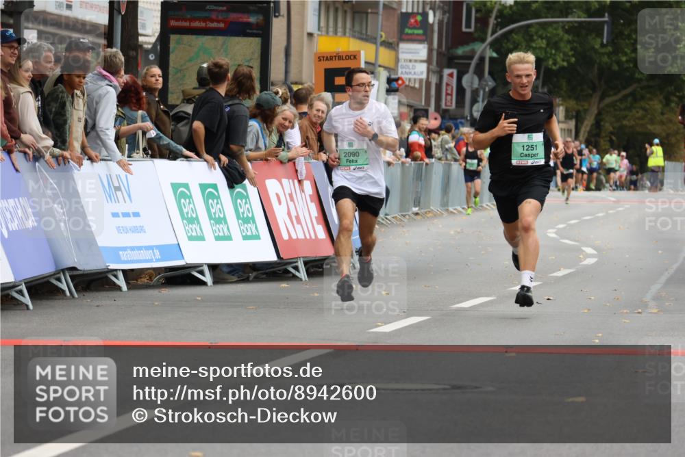 21.09.2025 - PSD Bank Halbmarathon Strokosch-Dieckow http://msf.ph/oto/8942600 21.09.2025 11:32:33 Ziel 1251, 1876, 1900, 2028, 2090, 3929 meine-sportfotos.de