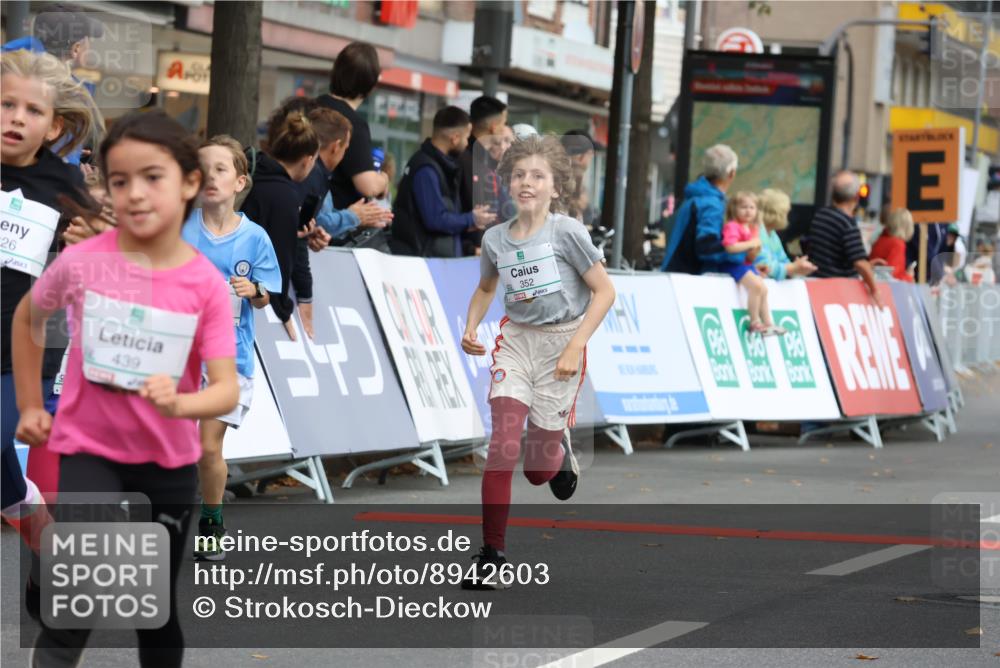 21.09.2025 - PSD Bank Halbmarathon Strokosch-Dieckow http://msf.ph/oto/8942603 21.09.2025 10:31:28 Ziel 147, 148, 224, 287, 326, 352, 414, 439, 454 meine-sportfotos.de