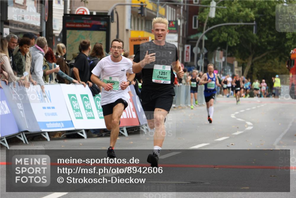 21.09.2025 - PSD Bank Halbmarathon Strokosch-Dieckow http://msf.ph/oto/8942606 21.09.2025 11:32:34 Ziel 1251, 1876, 1900, 2090, 3929 meine-sportfotos.de