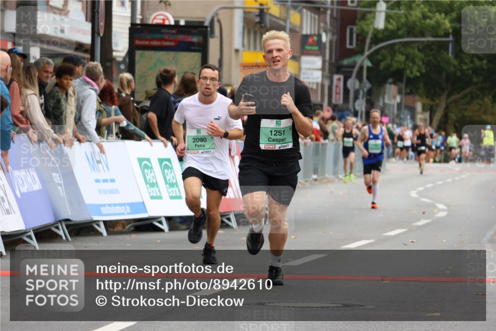 21.09.2025 - PSD Bank Halbmarathon Strokosch-Dieckow http://msf.ph/oto/8942610 21.09.2025 11:32:34 Ziel 1251, 1876, 1900, 2090, 3929 meine-sportfotos.de