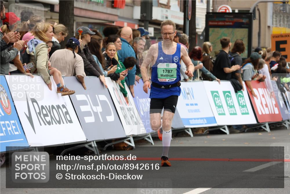 21.09.2025 - PSD Bank Halbmarathon Strokosch-Dieckow http://msf.ph/oto/8942616 21.09.2025 11:32:41 Ziel 1251, 1787, 2090 meine-sportfotos.de