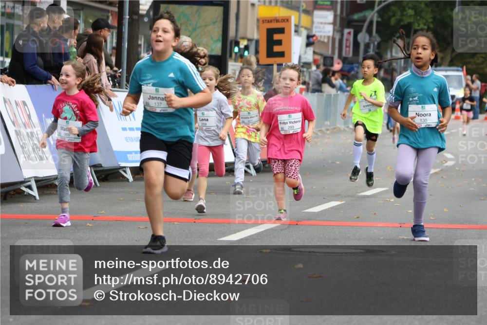 21.09.2025 - PSD Bank Halbmarathon Strokosch-Dieckow http://msf.ph/oto/8942706 21.09.2025 10:32:02 Ziel 110, 135, 137, 208, 259, 260, 293, 309, 322, 336, 369, 427 meine-sportfotos.de