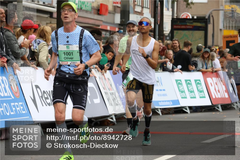 21.09.2025 - PSD Bank Halbmarathon Strokosch-Dieckow http://msf.ph/oto/8942728 21.09.2025 11:33:18 Ziel 1001, 1344, 1438, 1533, 1883, 1933, 1935, 2001, 2126, 4000, 4064 meine-sportfotos.de