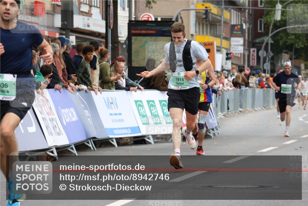 21.09.2025 - PSD Bank Halbmarathon Strokosch-Dieckow http://msf.ph/oto/8942746 21.09.2025 11:33:34 Ziel 1915, 1936, 1990, 2068 meine-sportfotos.de