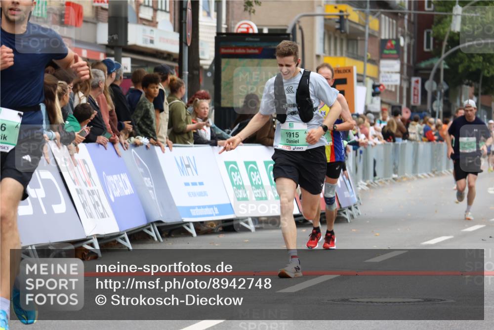21.09.2025 - PSD Bank Halbmarathon Strokosch-Dieckow http://msf.ph/oto/8942748 21.09.2025 11:33:34 Ziel 1915, 1936, 1990, 2068 meine-sportfotos.de