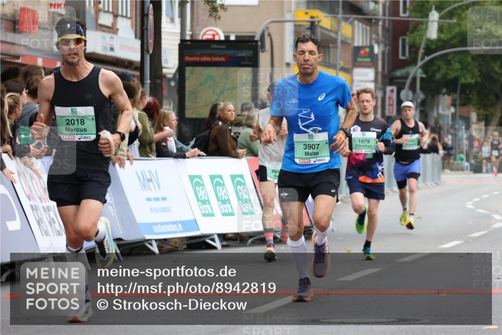 21.09.2025 - PSD Bank Halbmarathon Strokosch-Dieckow http://msf.ph/oto/8942819 21.09.2025 11:33:51 Ziel 1577, 1855, 1946, 1979, 2014, 2018, 2082, 3907 meine-sportfotos.de