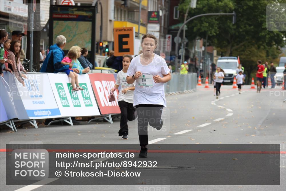 21.09.2025 - PSD Bank Halbmarathon Strokosch-Dieckow http://msf.ph/oto/8942932 21.09.2025 10:33:47 Ziel 185, 186, 308 meine-sportfotos.de