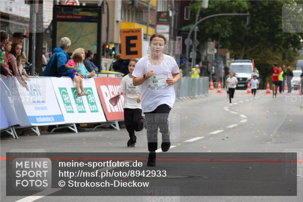 21.09.2025 - PSD Bank Halbmarathon Strokosch-Dieckow http://msf.ph/oto/8942933 21.09.2025 10:33:47 Ziel 185, 186, 308 meine-sportfotos.de