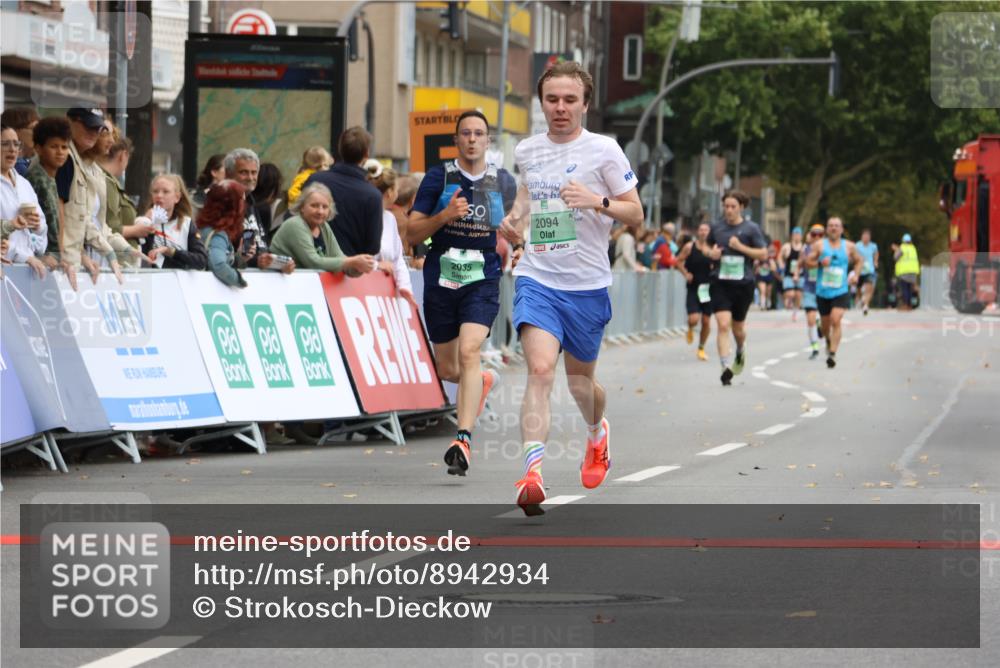 21.09.2025 - PSD Bank Halbmarathon Strokosch-Dieckow http://msf.ph/oto/8942934 21.09.2025 11:35:06 Ziel 1578, 2035, 2094 meine-sportfotos.de