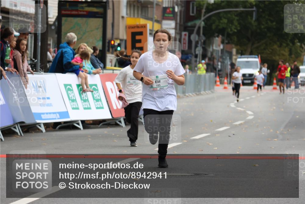 21.09.2025 - PSD Bank Halbmarathon Strokosch-Dieckow http://msf.ph/oto/8942941 21.09.2025 10:33:47 Ziel 185, 186, 308 meine-sportfotos.de