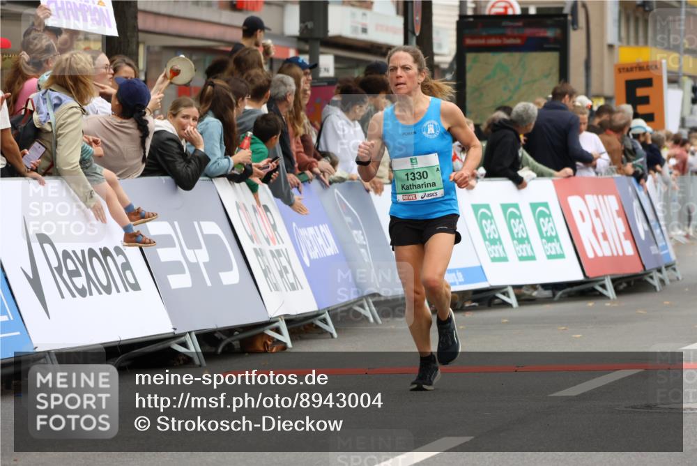 21.09.2025 - PSD Bank Halbmarathon Strokosch-Dieckow http://msf.ph/oto/8943004 21.09.2025 11:35:38 Ziel 1330, 1705, 1973, 1976, 2000, 2050 meine-sportfotos.de