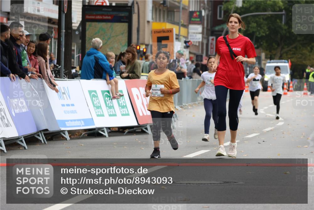 21.09.2025 - PSD Bank Halbmarathon Strokosch-Dieckow http://msf.ph/oto/8943093 21.09.2025 10:35:52 Ziel 184, 284, 290 meine-sportfotos.de